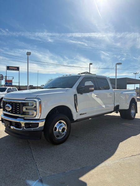 2023 Ford F-350 LARIAT
