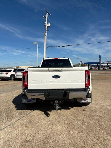 2023 Ford F-350 LARIAT