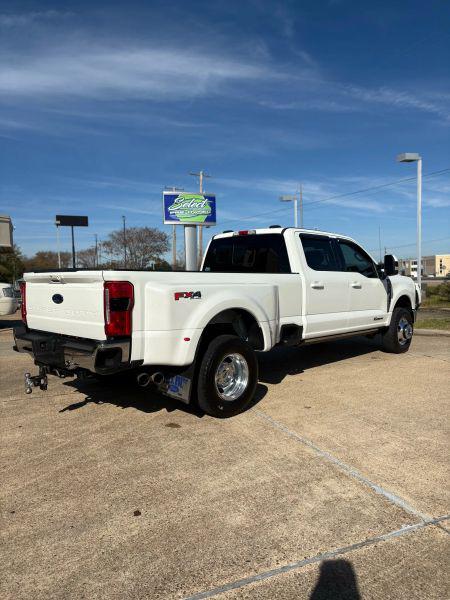 2023 Ford F-350 LARIAT