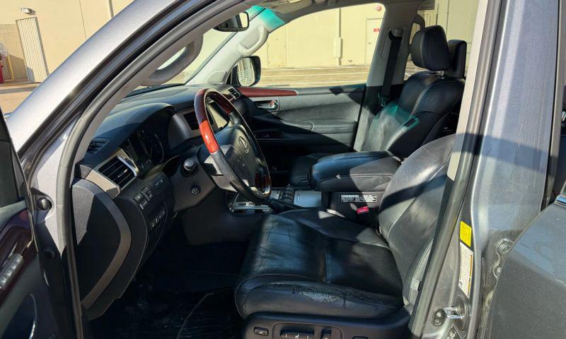 2013 Lexus LX 570 570