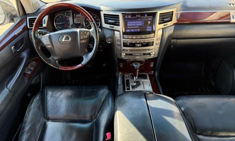 2013 Lexus LX 570 570