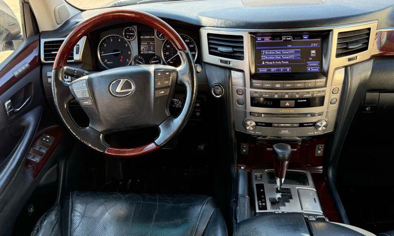 2013 Lexus LX 570 570
