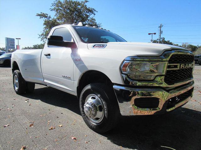 2022 RAM 3500 Tradesman Regular Cab 4x4 8 Box
