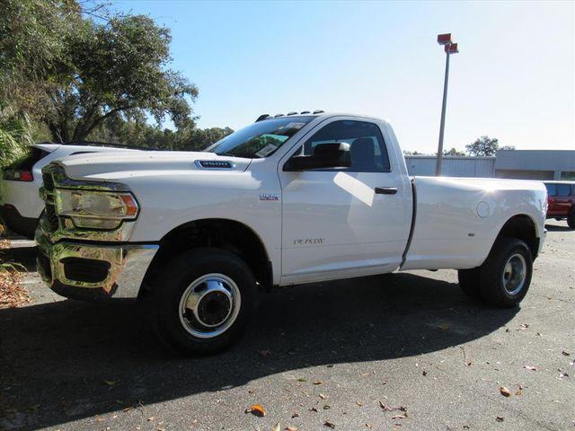 2022 RAM 3500 Tradesman Regular Cab 4x4 8 Box