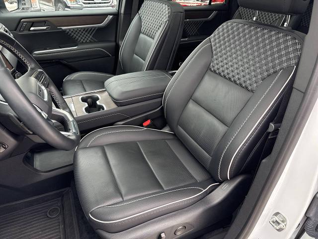 2024 GMC Acadia AWD Denali