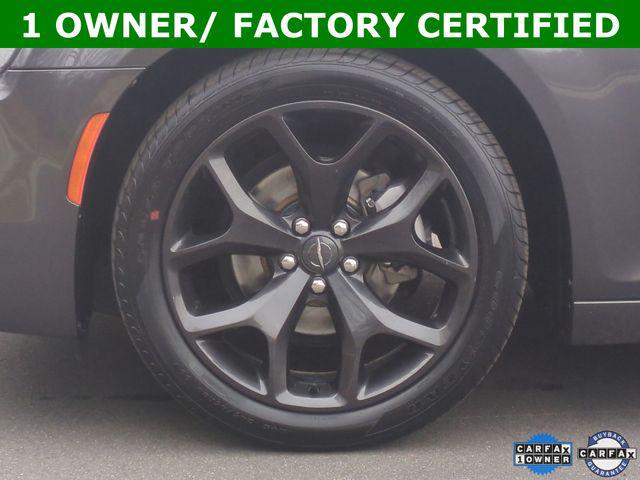 2021 Chrysler 300 Touring