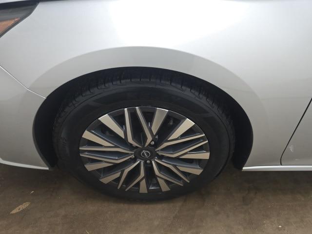 2023 Nissan Altima SV FWD
