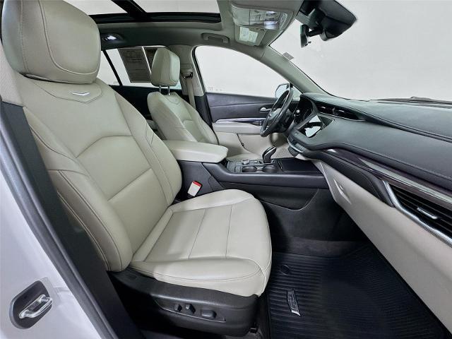 2022 Cadillac XT4 AWD Luxury