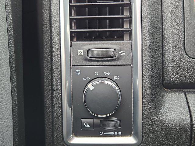 2023 Ram 1500 Classic SLT Crew Cab 4x4 5'7" Box