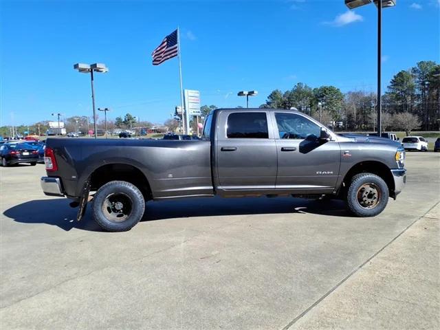2022 RAM 3500 Tradesman Crew Cab 4x4 8 Box