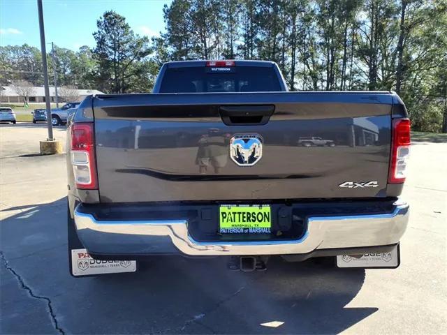 2022 RAM 3500 Tradesman Crew Cab 4x4 8 Box