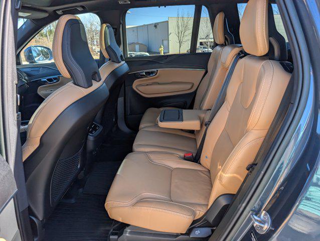 2022 Volvo XC90 T6 Inscription 7 Passenger
