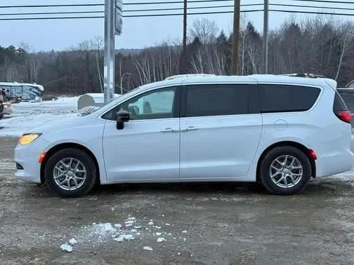 2026 Chrysler Voyager LX