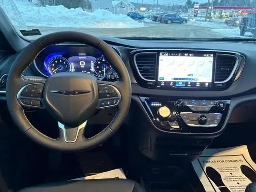 2026 Chrysler Voyager LX