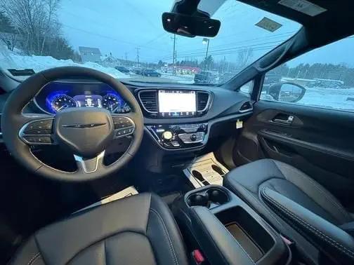 2026 Chrysler Voyager LX