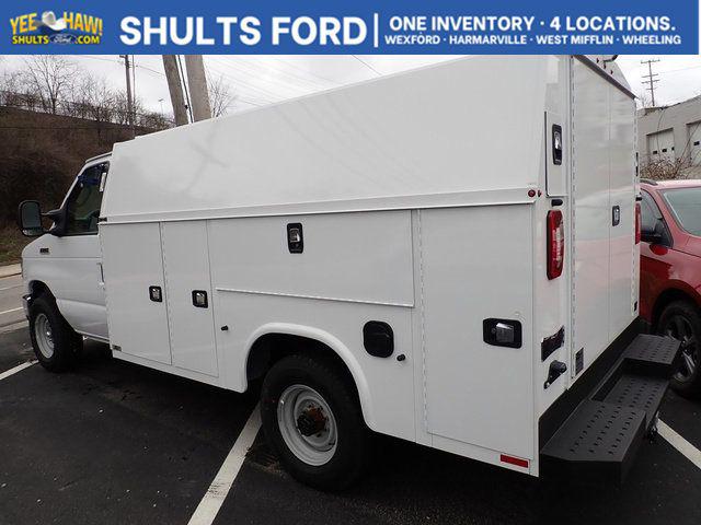 2026 Ford E-350 Cutaway Base