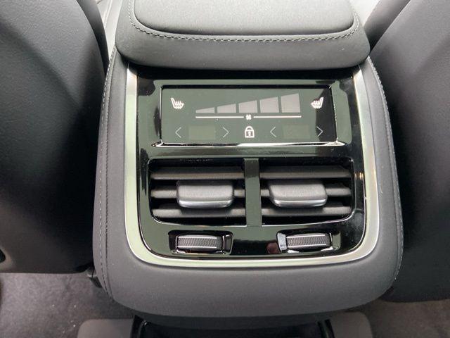 2026 Volvo XC90 Ultra, B6 AWD Gas (mild hybrid), Gasoline, Bright, 6 Seats
