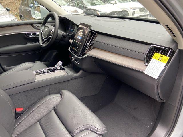2026 Volvo XC90 Ultra, B6 AWD Gas (mild hybrid), Gasoline, Bright, 6 Seats