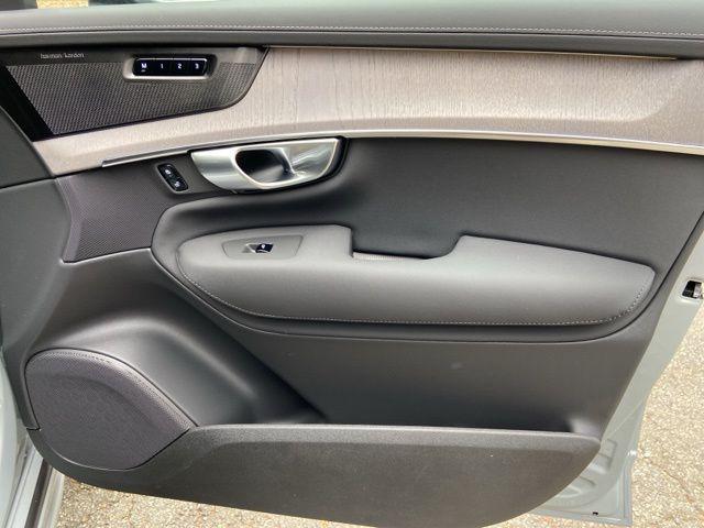2026 Volvo XC90 Ultra, B6 AWD Gas (mild hybrid), Gasoline, Bright, 6 Seats