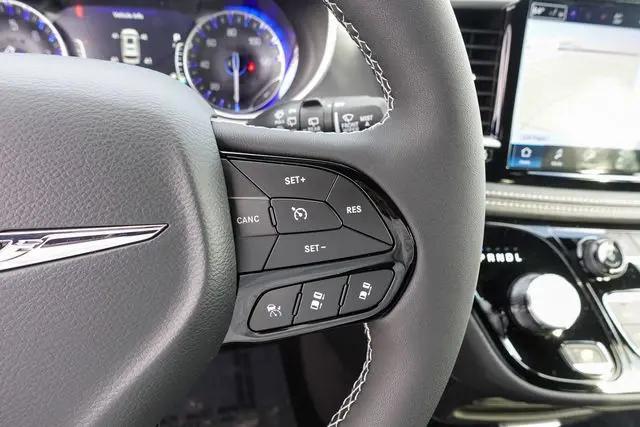 2026 Chrysler Pacifica Select AWD