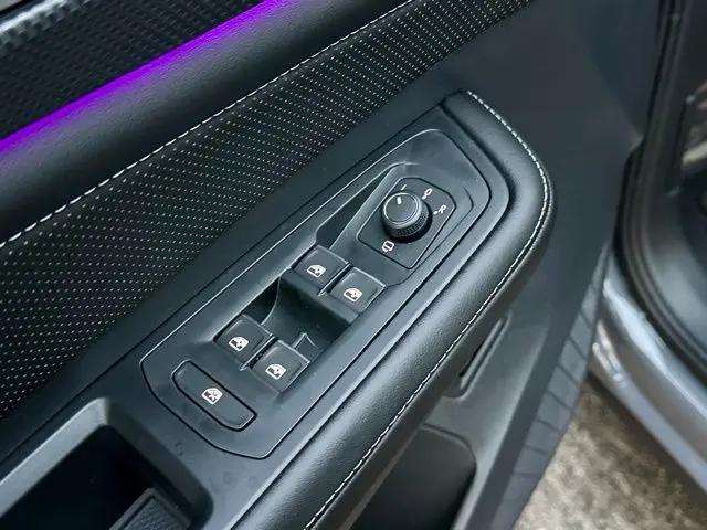 2026 Volkswagen Atlas Cross Sport SEL Premium R-Line