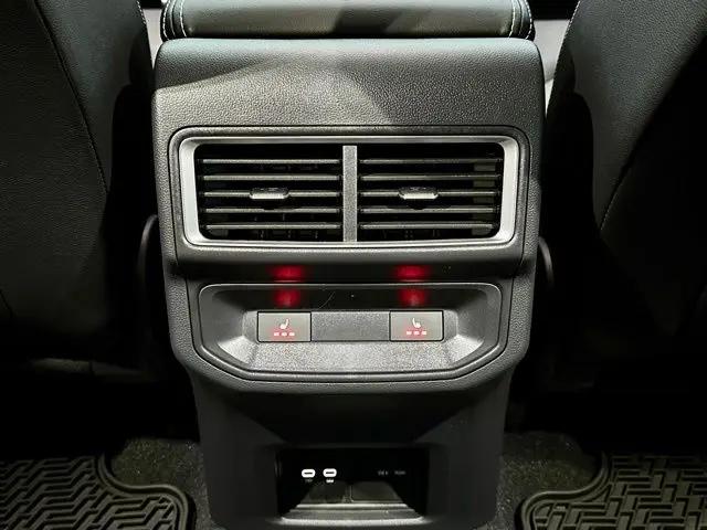 2026 Volkswagen Atlas Cross Sport SEL Premium R-Line