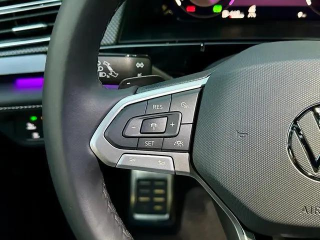 2026 Volkswagen Atlas Cross Sport SEL Premium R-Line