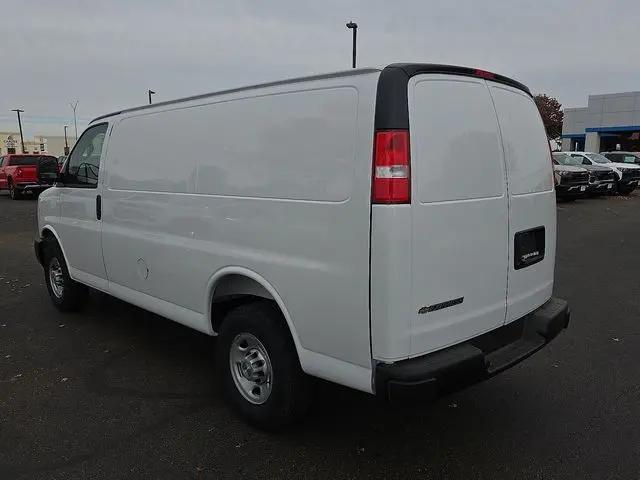 2025 Chevrolet Express Cargo Van RWD 2500 Regular Wheelbase WT