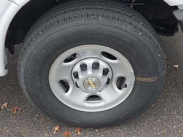 2025 Chevrolet Express Cargo Van RWD 2500 Regular Wheelbase WT