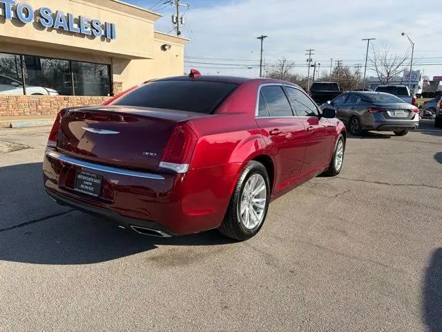 2021 Chrysler 300 Touring L