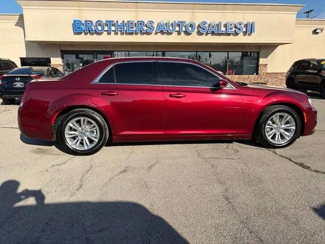 2021 Chrysler 300 Touring L