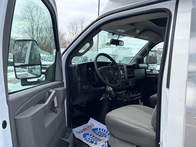 2025 Chevrolet Express Cutaway Work Van