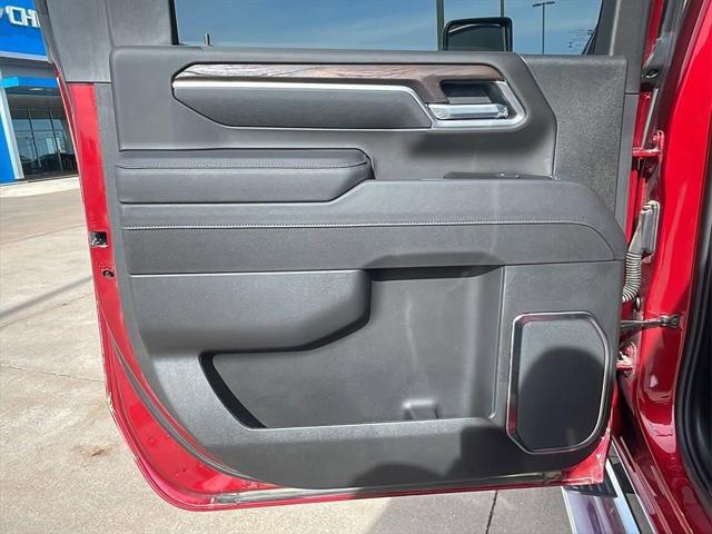 2025 GMC Sierra 2500HD 4WD Crew Cab Standard Bed SLT