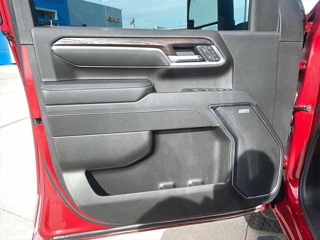 2025 GMC Sierra 2500HD 4WD Crew Cab Standard Bed SLT