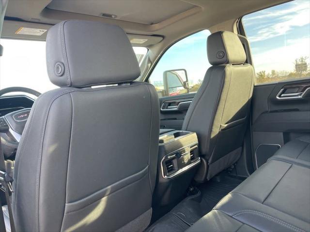 2025 GMC Sierra 2500HD 4WD Crew Cab Standard Bed SLT