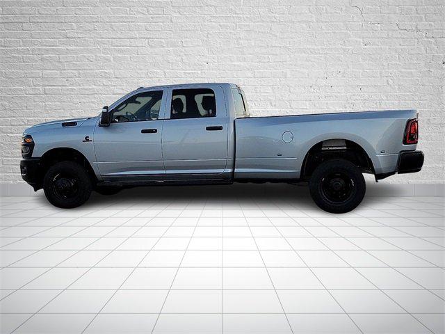 2026 RAM Ram 3500 RAM 3500 TRADESMAN CREW CAB 4X4 8 BOX