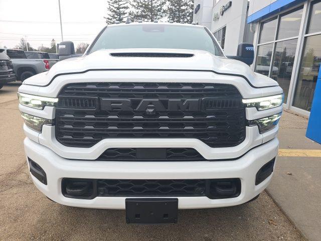 2026 RAM Ram 3500 RAM 3500 LIMITED MEGA CAB 4X4 64 BOX