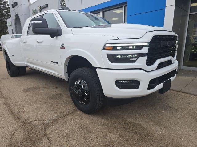 2026 RAM Ram 3500 RAM 3500 LIMITED MEGA CAB 4X4 64 BOX