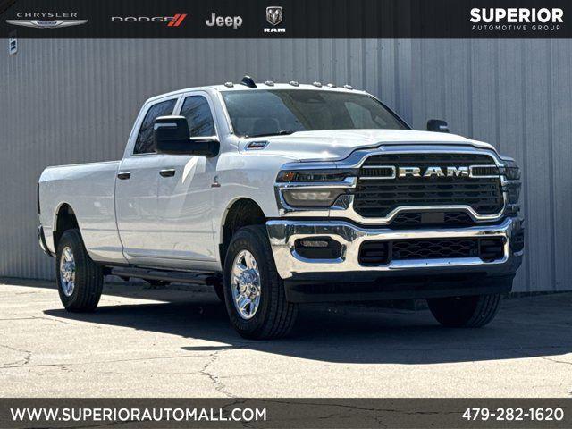 2026 RAM Ram 3500 RAM 3500 TRADESMAN CREW CAB 4X4 8 BOX
