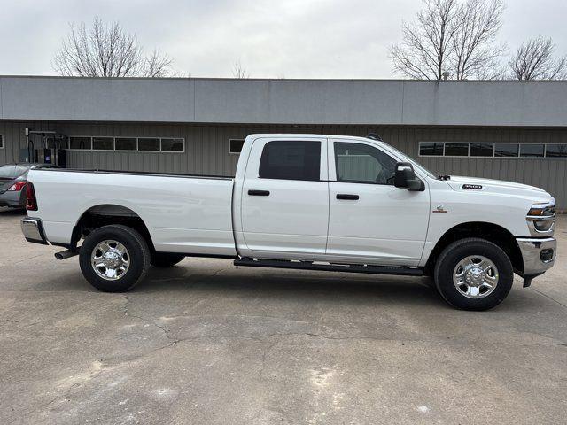 2026 RAM Ram 3500 RAM 3500 TRADESMAN CREW CAB 4X4 8 BOX