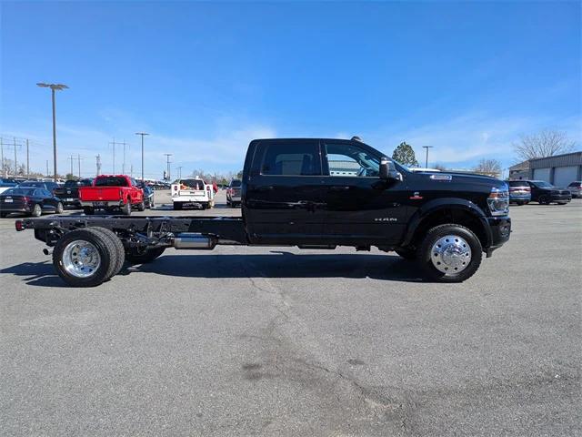 2026 RAM Ram 5500 Chassis Cab RAM 5500 BIG HORN CHASSIS CREW CAB 4X4 84 CA