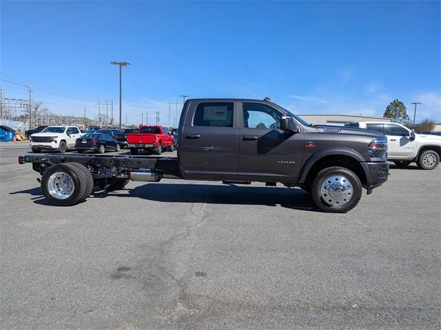 2026 RAM Ram 5500 Chassis Cab RAM 5500 BIG HORN CHASSIS CREW CAB 4X4 84 CA 2026 RAM Ram 5500 Chassis Cab RAM 5500 BIG HORN CHASSIS CREW CAB 4X4 84 CA