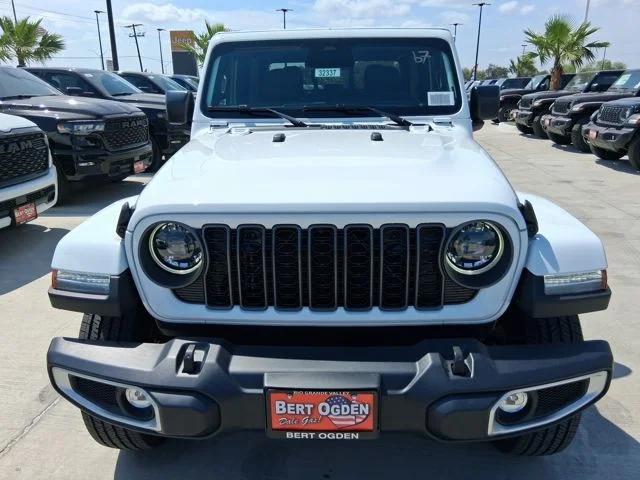 2026 Jeep Gladiator GLADIATOR SAHARA 4X4 2026 Jeep Gladiator GLADIATOR SAHARA 4X4