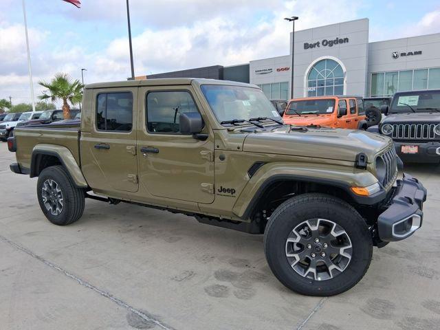 2026 Jeep Gladiator GLADIATOR SAHARA 4X4