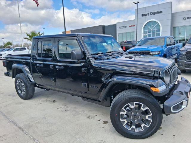 2026 Jeep Gladiator GLADIATOR SAHARA 4X4