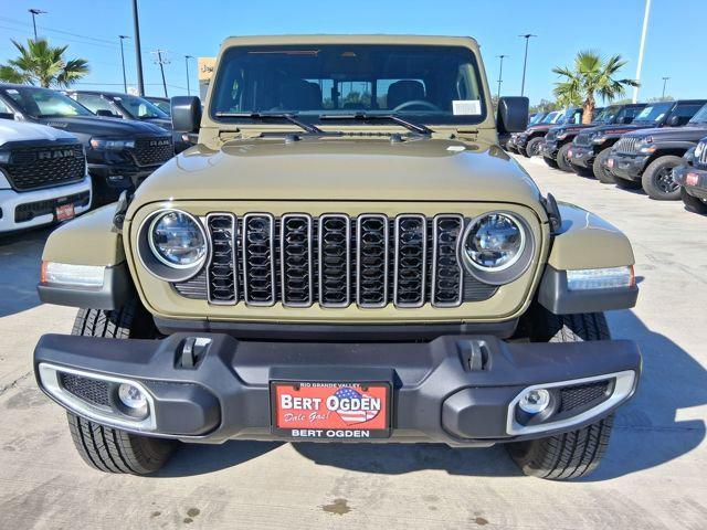 2026 Jeep Gladiator GLADIATOR SAHARA 4X4