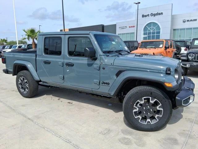 2026 Jeep Gladiator GLADIATOR SAHARA 4X4