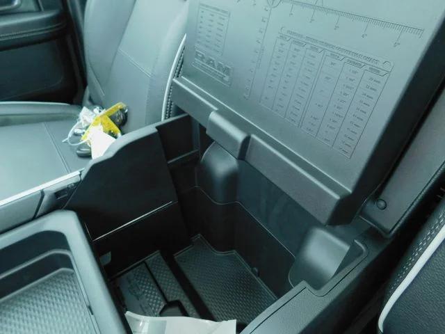 2026 Ram 3500 Laramie Crew Cab 4x4 8' Box
