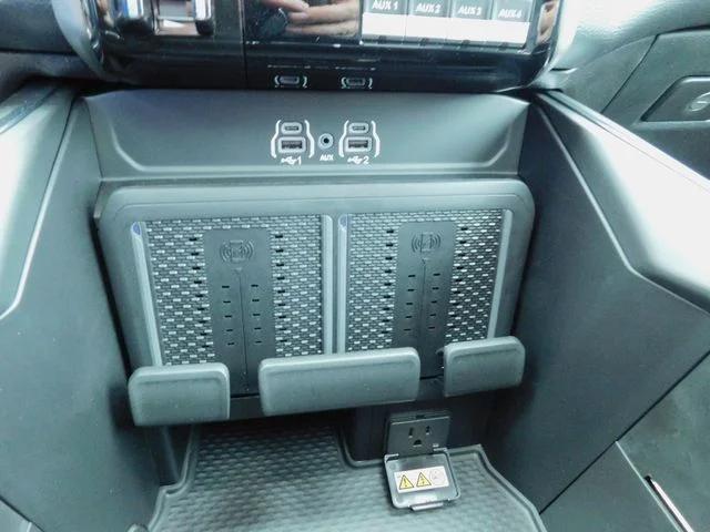 2026 Ram 3500 Laramie Crew Cab 4x4 8' Box