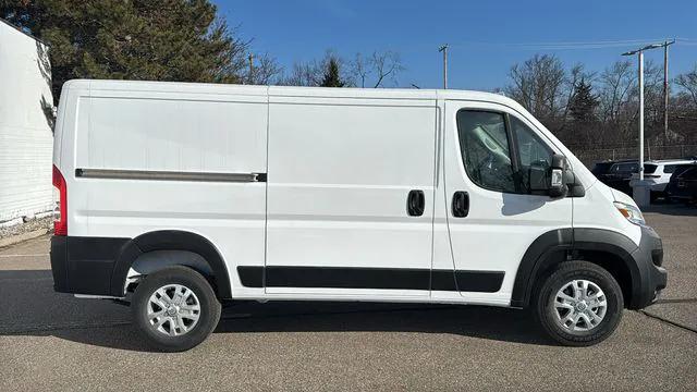 2026 Ram ProMaster Cargo Van SLT Low Roof 136" WB